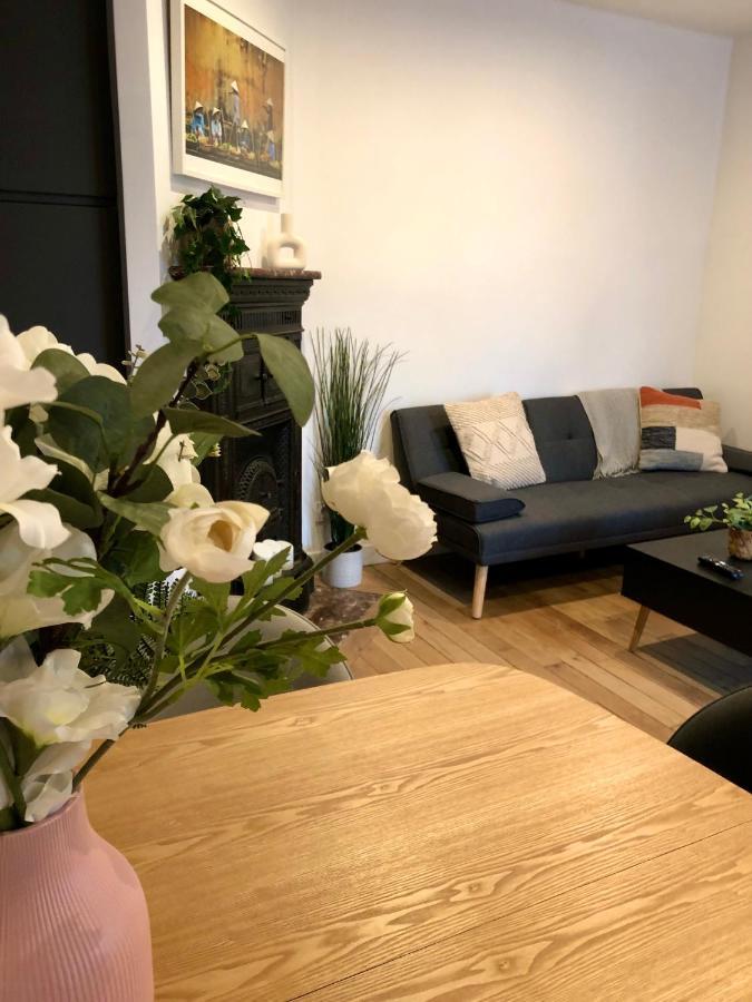 Rare Appartement D'Architecte En Haut De Montmartre Париж Екстериор снимка