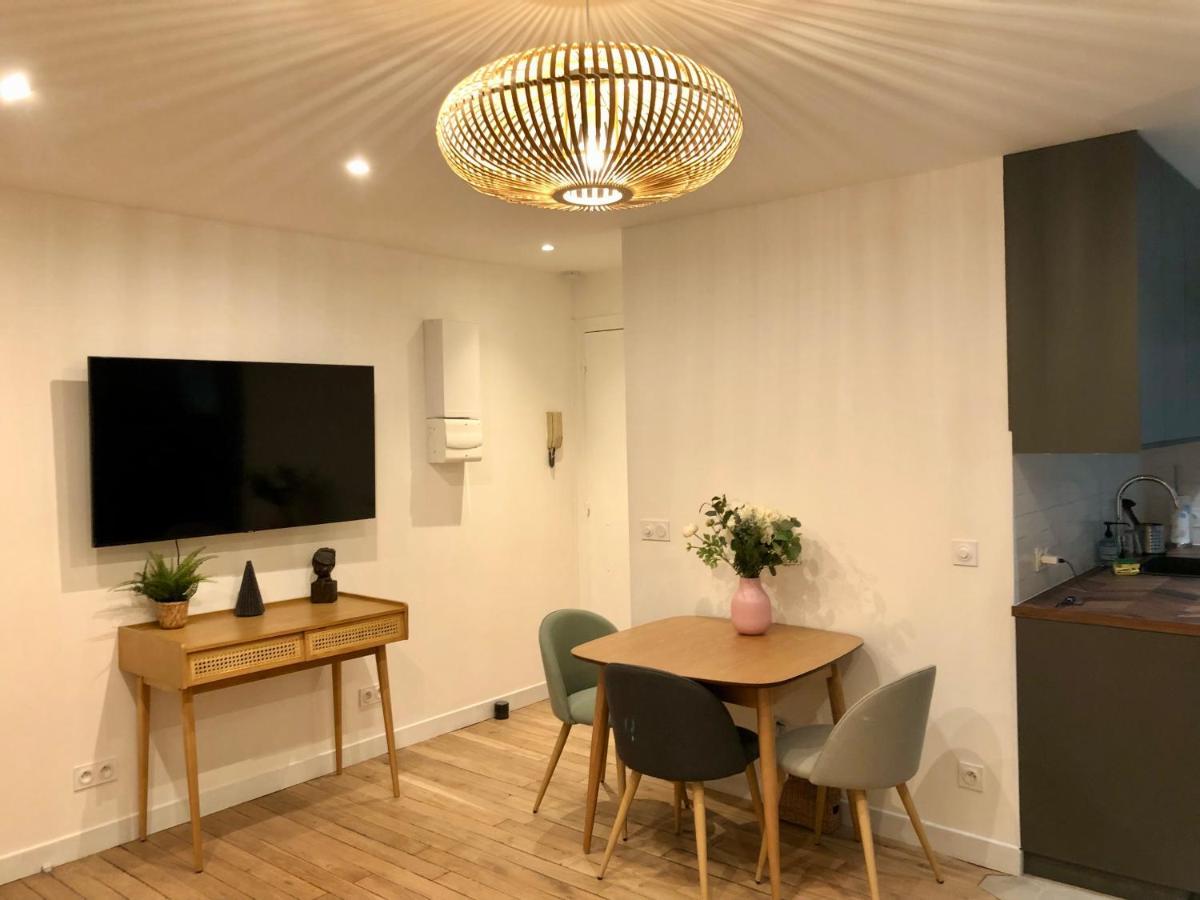 Rare Appartement D'Architecte En Haut De Montmartre Париж Екстериор снимка